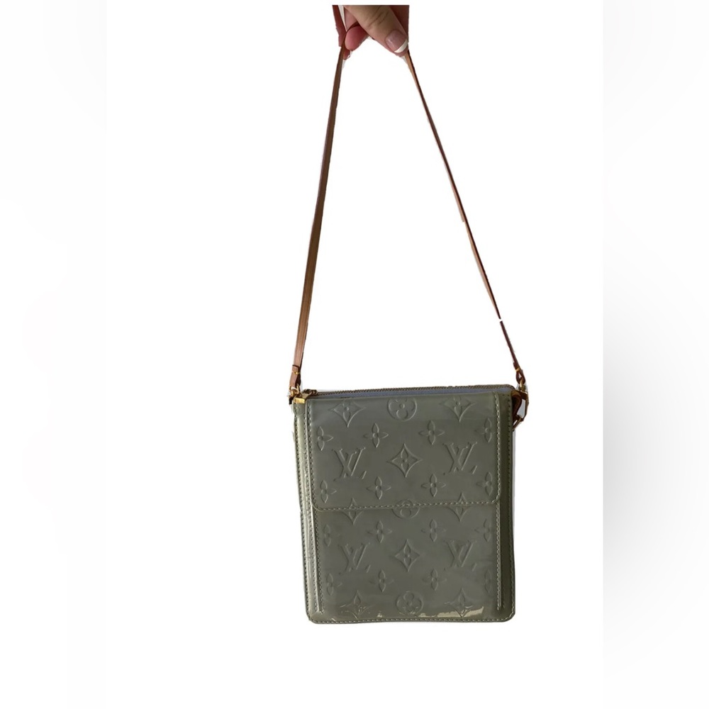 Louis Vuitton Mott Shoulder Bag Silver Leather Monogram Vernis